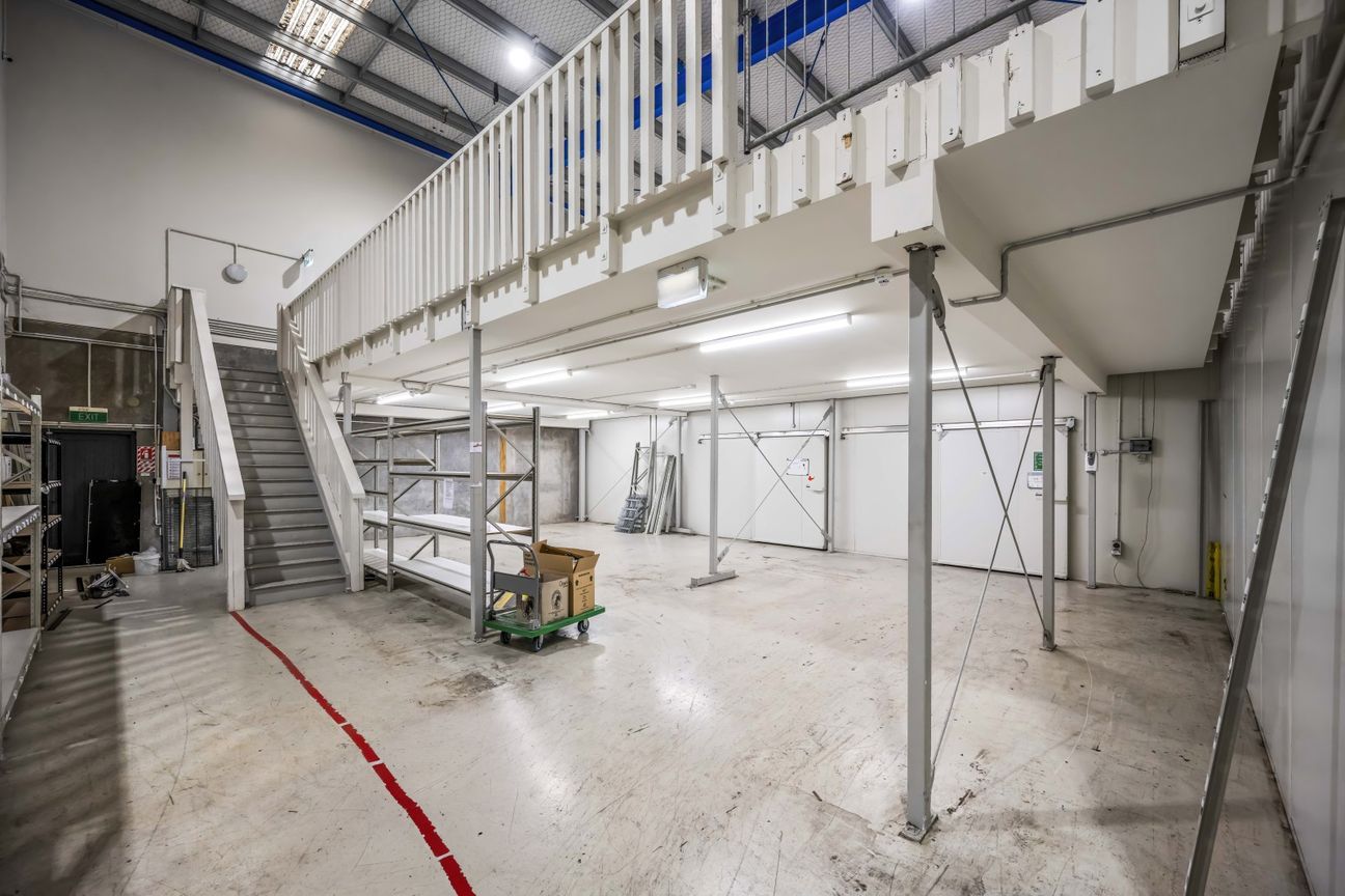 A grade tenanted investment - five year lease - Więcej