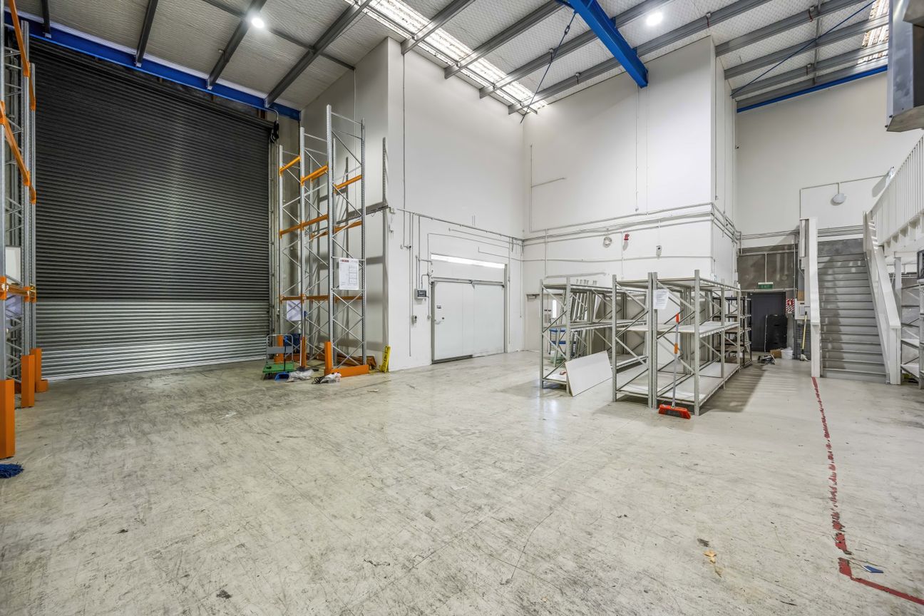 A grade tenanted investment - five year lease - Widok 3