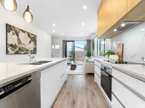 96A Botany Road, Botany Downs