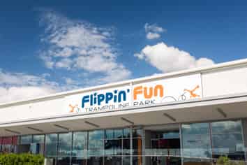 Retail for Lease – Strategic Westgate Location