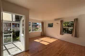 3/32 Cobham Crescent, Stoke