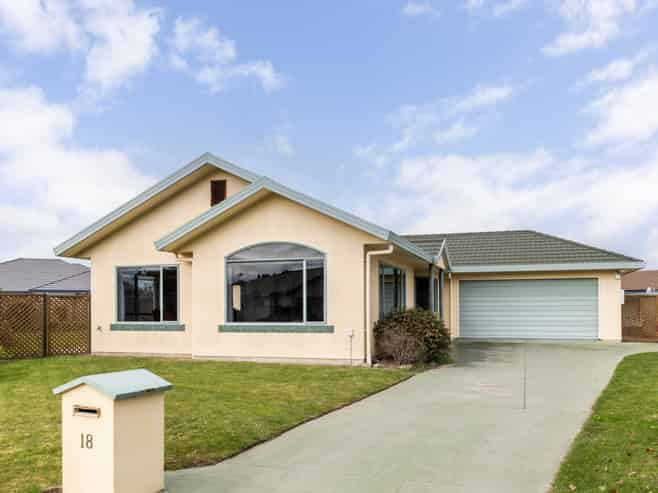 18 Claridge Place, Taradale