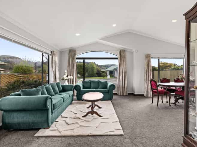 18 Claridge Place, Taradale