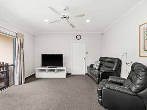 18 Claridge Place, Taradale