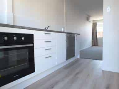 4/93 Springfield Road , Saint Albans