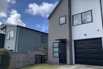 1/18 Kaimai Avenue, Massey