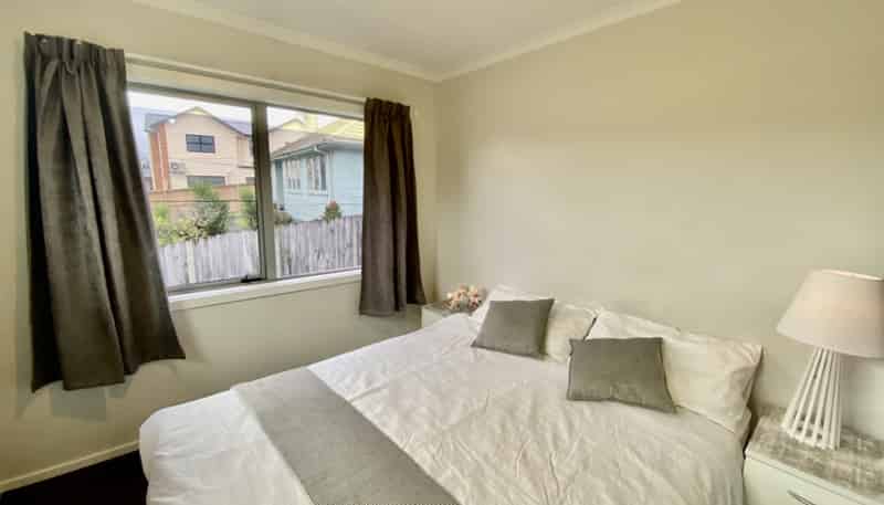 1a/44 Lorne Street, Hamilton Central