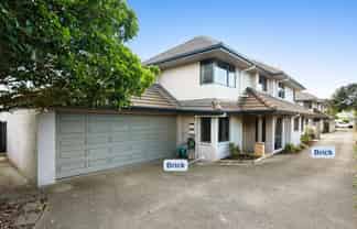 2/6 Eastern Beach Road, Eastern Beach