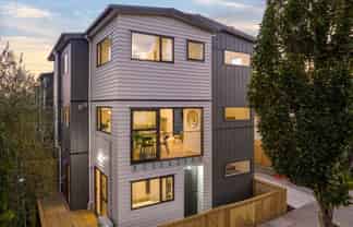 16 Brookfield Avenue, Onehunga