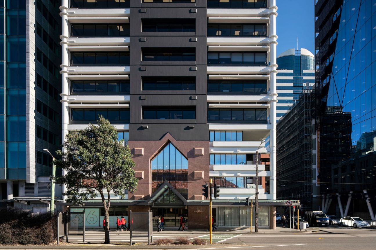 FOR LEASE – PREMIUM WATERFRONT OFFICE FLOOR - View 3