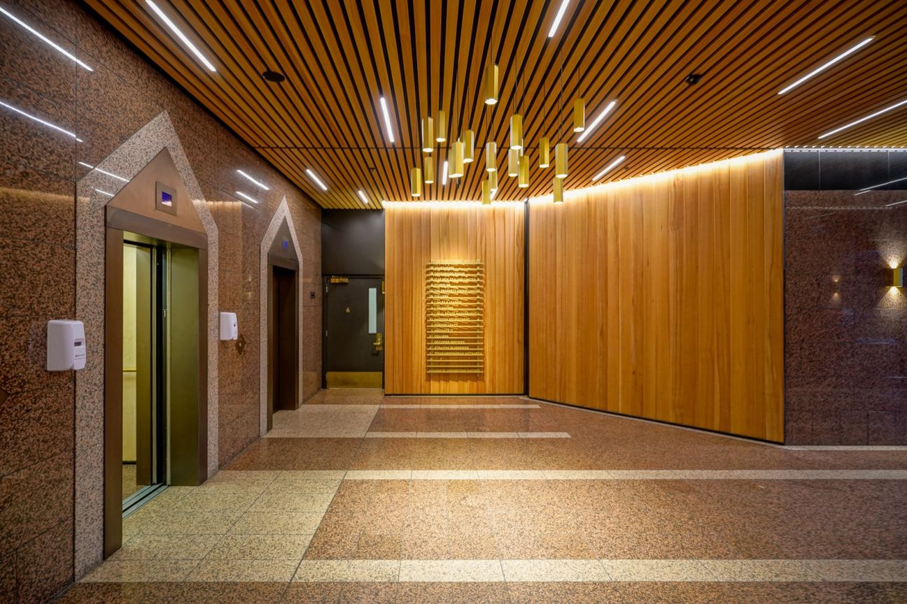 FOR LEASE – PREMIUM WATERFRONT OFFICE FLOOR - View 6
