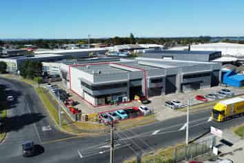 Versatile A-grade warehouse with cold storage