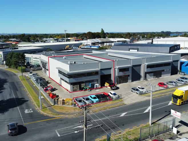 Versatile A-grade warehouse with cold storage
