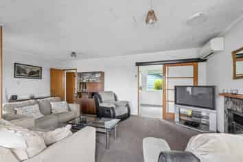 46 Easton Park Parade, Glenfield