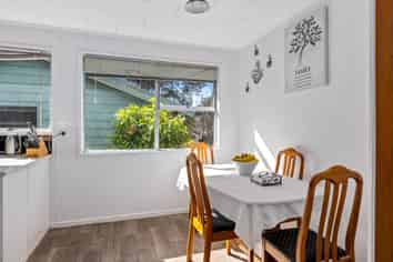 46 Easton Park Parade, Glenfield