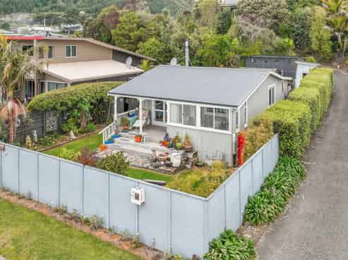 1142 Abel Tasman Drive, Tata Beach