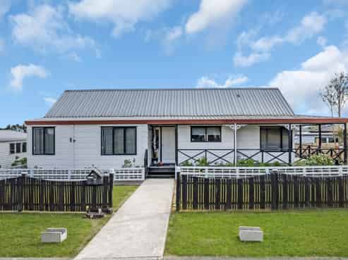 7 Crail Court, Totara Heights