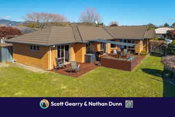 10 Whiting Drive, Wakefield