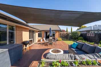 10 Whiting Drive, Wakefield