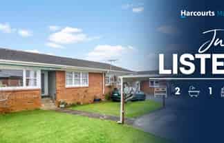 4/62 Great South Road, Papakura