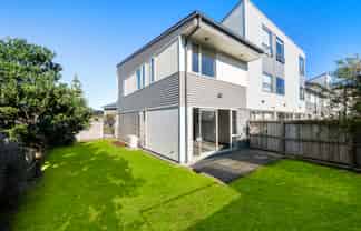 10/2 Stone Street, Miramar