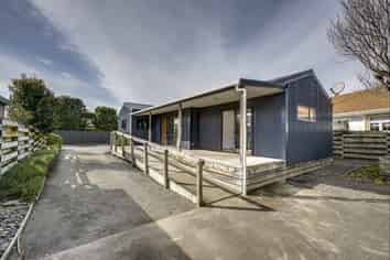 40 Ferry Road, Clive