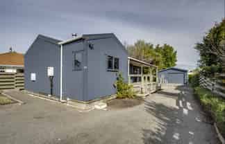 40 Ferry Road, Clive