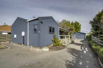 40 Ferry Road, Clive