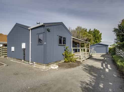 40 Ferry Road, Clive