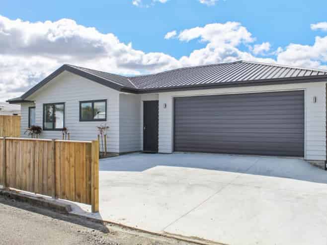99A Ferguson Street, West End