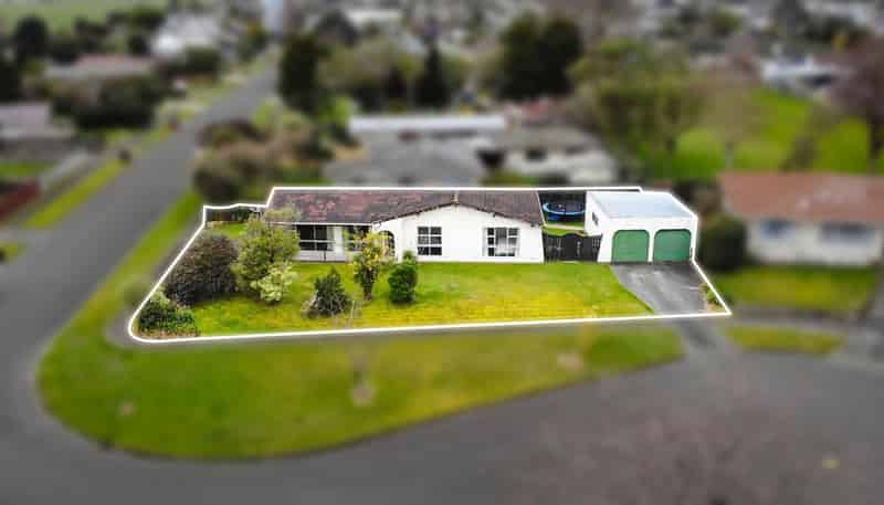 16 Kimberley Grove, Westbrook