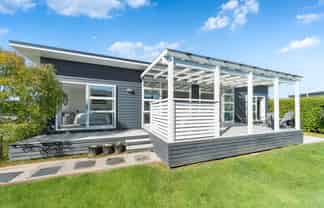 32 Burgundy Drive, Martinborough