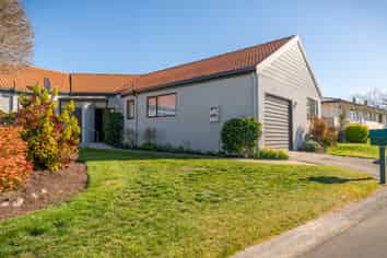 2 Grange Close, Marchwiel