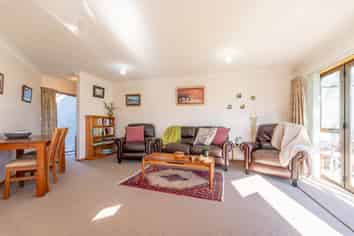 2 Grange Close, Marchwiel