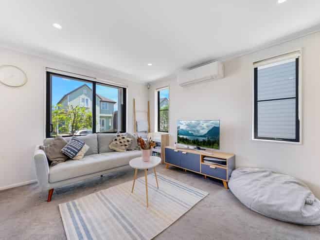 7 Saddleback Crescent, Papakura