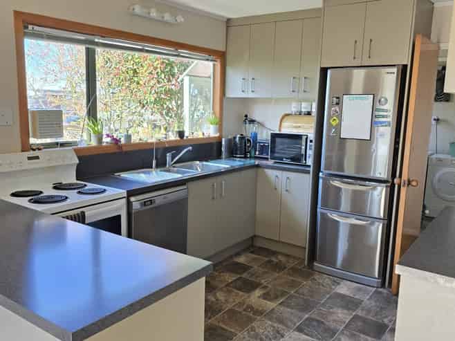 5 Parklane Place, Weston