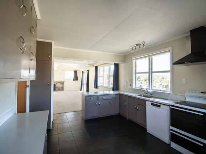 241 Vogel Street, Roslyn