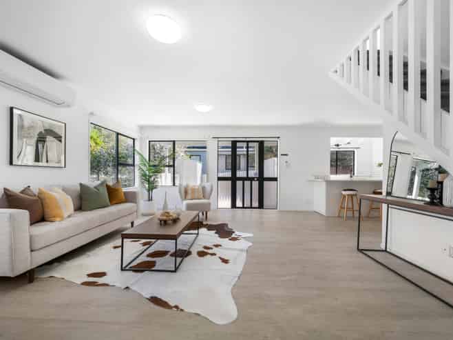2/16 Moxham Grove, Massey