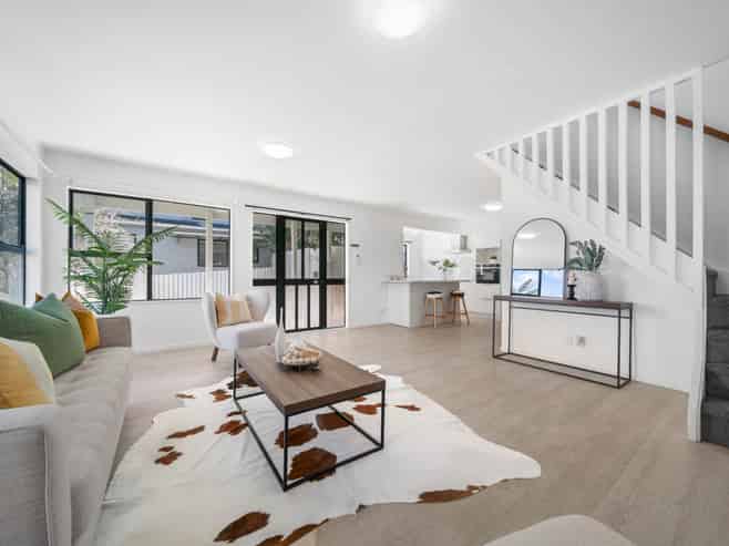 2/16 Moxham Grove, Massey
