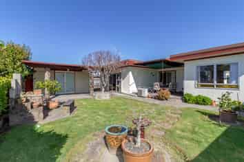 27 Wynyard Crescent, Tamatea
