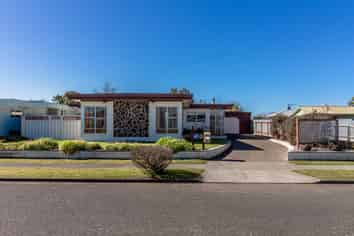 27 Wynyard Crescent, Tamatea