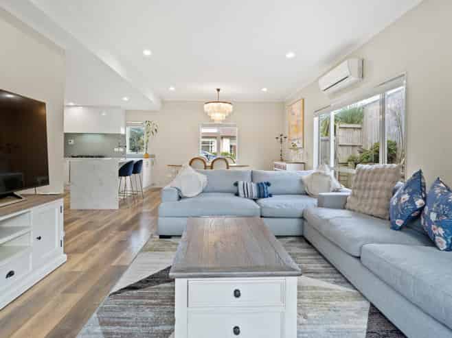 10 Mission Heights Drive, Flat Bush