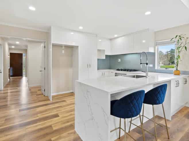 10 Mission Heights Drive, Flat Bush
