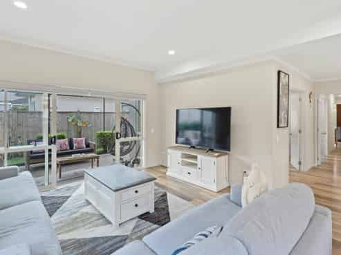 10 Mission Heights Drive, Flat Bush