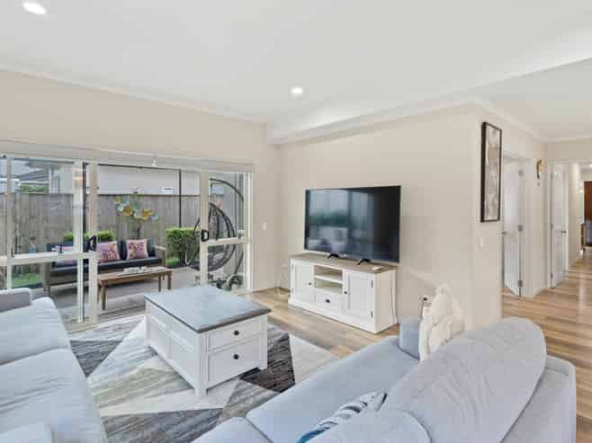 10 Mission Heights Drive, Flat Bush