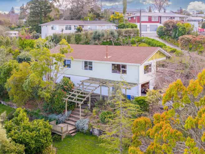 6 Domain Road, Waipawa