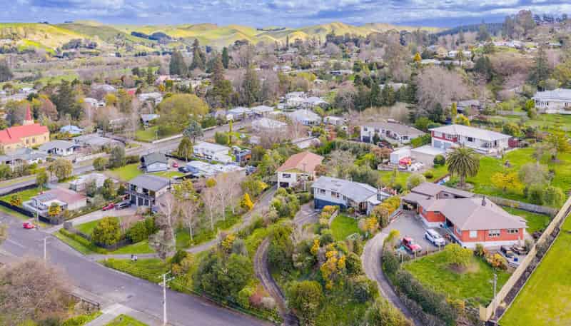 6 Domain Road, Waipawa