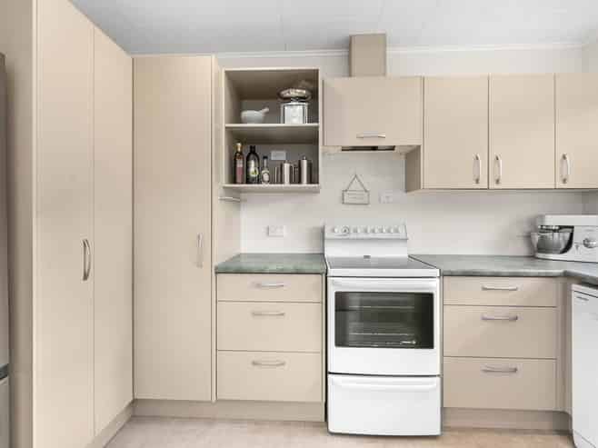 6 Domain Road, Waipawa