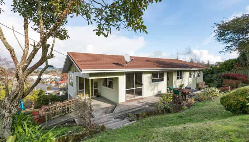 6 Domain Road, Waipawa