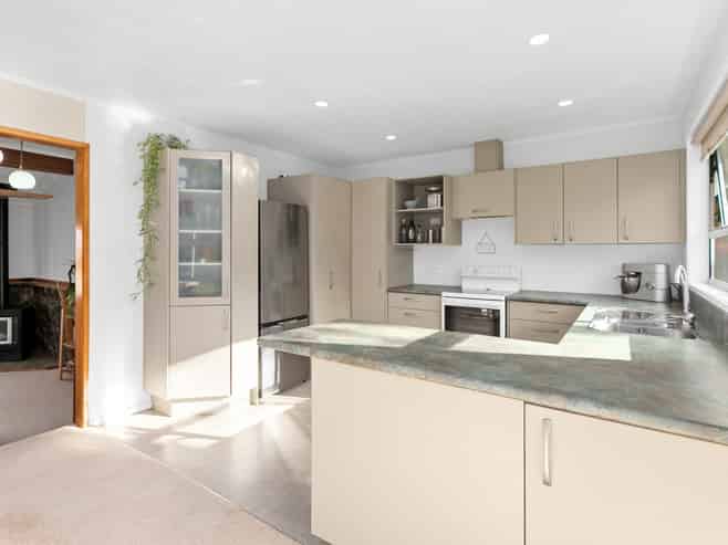 6 Domain Road, Waipawa
